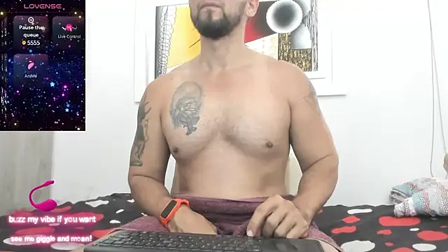 Snapshot of JULESLAKES chatting on 02-05-25, 09:07 JULESLAKES online show from 02-05-25, 09:07