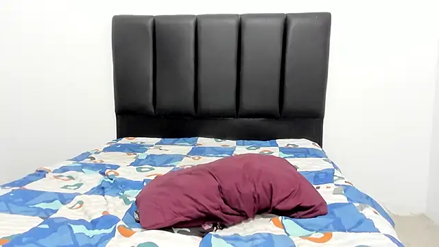 Snapshot of JULESLAKES chatting on 03-18-25, 05:53 JULESLAKES online show from 03-18-25, 05:53