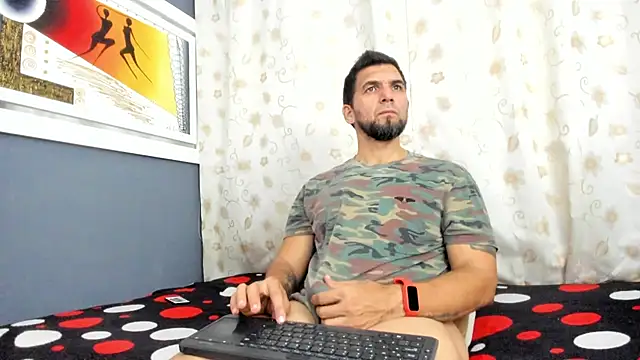 Snapshot of JULESLAKES chatting on 10-05-25, 01:31 JULESLAKES online show from 10-05-25, 01:31