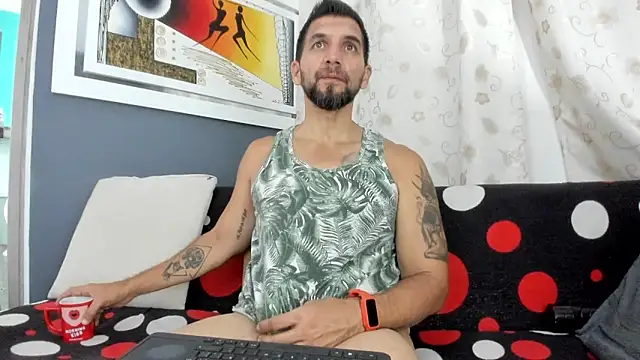 Snapshot of JULESLAKES chatting on 10-24-25, 02:35 JULESLAKES online show from 10-24-25, 02:35