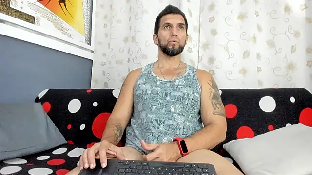 Snapshot of JULESLAKES chatting on 11-05-25, 01:27 JULESLAKES online show from 11-05-25, 01:27