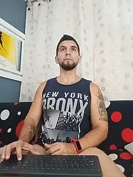 Snapshot of JULESLAKES chatting on 11-12-25, 12:27 JULESLAKES online show from 11-12-25, 12:27