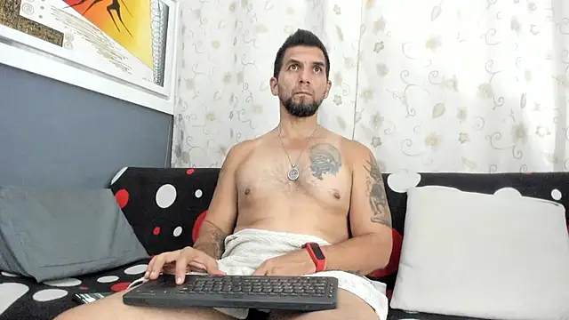 Snapshot of JULESLAKES chatting on 11-16-25, 03:56 JULESLAKES online show from 11-16-25, 03:56