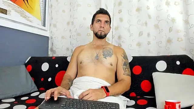 Snapshot of JULESLAKES chatting on 11-19-25, 03:34 JULESLAKES online show from 11-19-25, 03:34