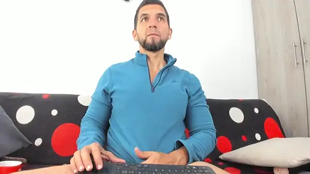 Snapshot of JULESLAKES chatting on 12-04-25, 12:14 JULESLAKES online show from 12-04-25, 12:14