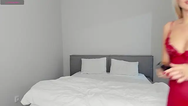 Snapshot of sarahphyllis chatting on 11-10-25, 08:30 sarahphyllis online show from 11-10-25, 08:30