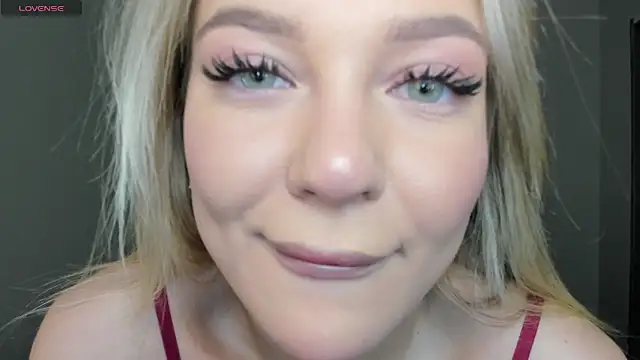 Snapshot of sarahphyllis chatting on 11-13-25, 09:03 sarahphyllis online show from 11-13-25, 09:03