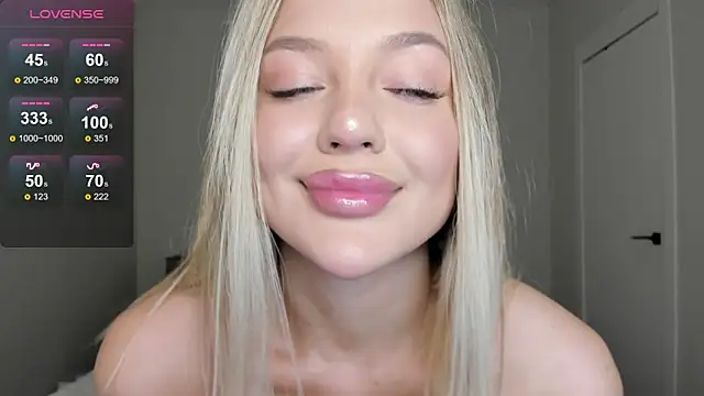 Snapshot of sarahphyllis chatting on 12-17-25, 09:32 sarahphyllis online show from 12-17-25, 09:32