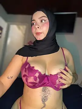 Snapshot of aneesa_darzi chatting on 07-01-26, 06:29 aneesa darzi online show from 07-01-26, 06:29