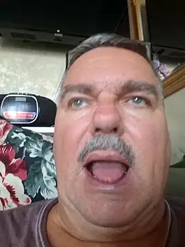 Snapshot of Tbone17 chatting on 04-24-26, 05:32 Tbone17 online show from 04-24-26, 05:32
