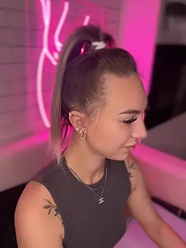 MiaMinx online show from 12-04-24, 10:41