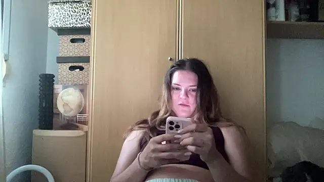Snapshot of missykat chatting on 05-08-26, 06:46 missykat online show from 05-08-26, 06:46