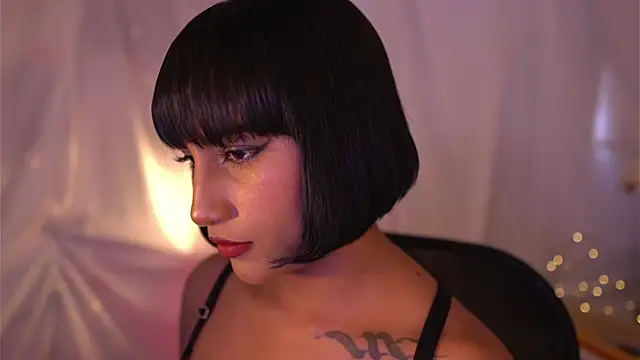 Snapshot of JulietaWinona chatting on 01-19-25, 09:34 JulietaWinona online show from 01-19-25, 09:34