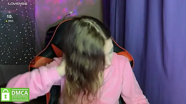 Snapshot of Natural_babe666 chatting on 09-21-25, 07:48 Natural babe666 online show from 09-21-25, 07:48