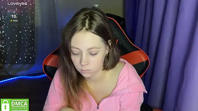 Snapshot of Natural_babe666 chatting on 11-26-25, 10:44 Natural babe666 online show from 11-26-25, 10:44