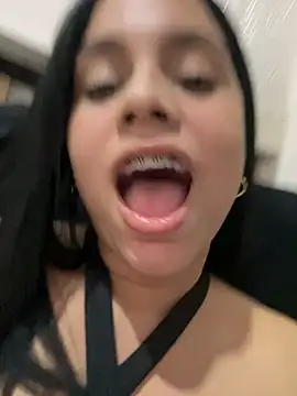 pamela anderson  online show from 12-20-24, 01:47