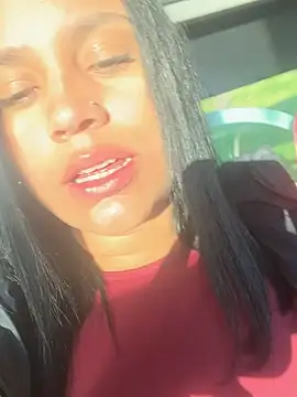 pamela anderson  online show from 12-22-24, 11:33