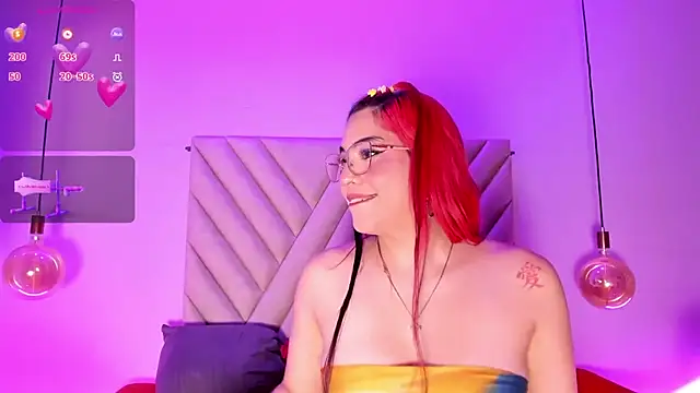 EmmaSwift  online show from 02-11-26, 02:05