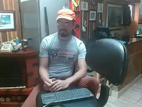 Dr Pocholate84 online show from 01-20-25, 04:55