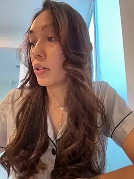 MichelleFerry  online show from 04-24-26, 12:57