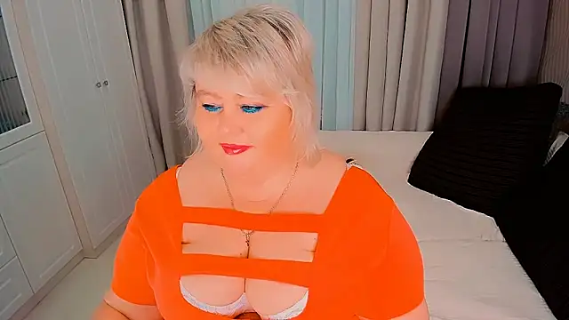 Snapshot of BIGTITSBBW chatting on 01-19-25, 08:30 BIGTITSBBW online show from 01-19-25, 08:30