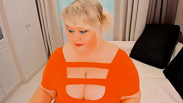 Snapshot of BIGTITSBBW chatting on 10-08-25, 12:14 BIGTITSBBW online show from 10-08-25, 12:14