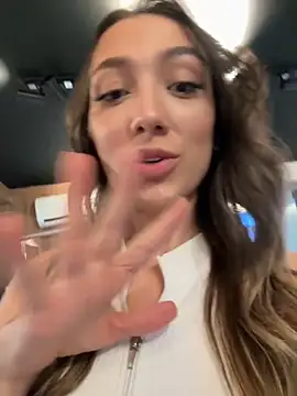 AnnaCastillo  online show from 09-12-25, 06:30