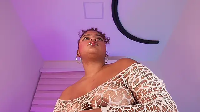 jones maddy  online show from 11-28-25, 12:08