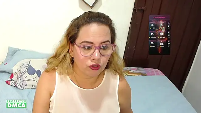 Snapshot of danielapalmer_ chatting on 03-05-25, 05:08 danielapalmer  online show from 03-05-25, 05:08