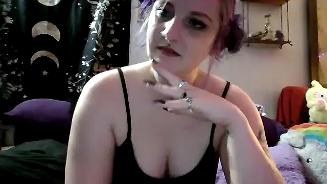 LunaLilith online show from 03-06-25, 09:14