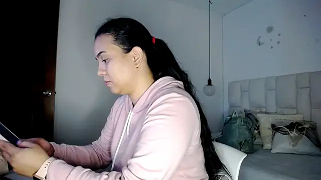 tiffany  pink online show from 09-27-25, 08:58