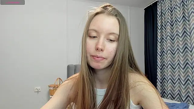 Snapshot of Peggy_Beauty chatting on 12-14-24, 06:02 Peggy Beauty online show from 12-14-24, 06:02