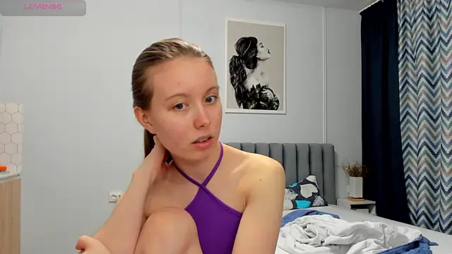 Snapshot of Peggy_Beauty chatting on 12-22-24, 09:55 Peggy Beauty online show from 12-22-24, 09:55