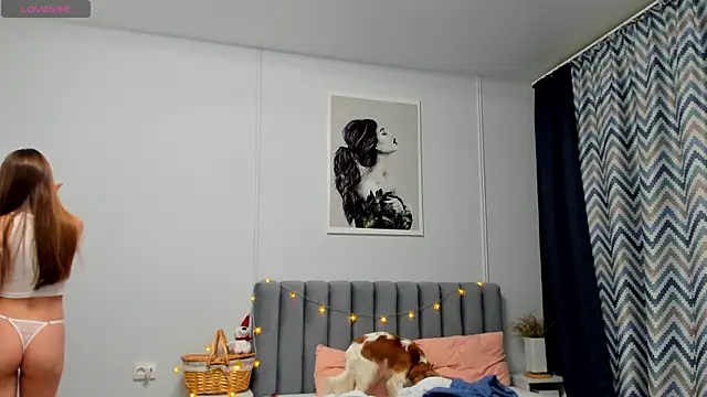 Snapshot of Peggy_Beauty chatting on 12-28-24, 08:15 Peggy Beauty online show from 12-28-24, 08:15