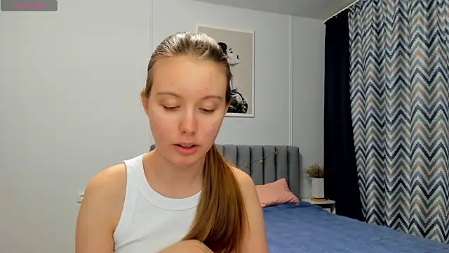 Snapshot of Peggy_Beauty chatting on 12-29-24, 03:13 Peggy Beauty online show from 12-29-24, 03:13