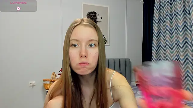 Snapshot of Peggy_Beauty chatting on 01-18-25, 12:02 Peggy Beauty online show from 01-18-25, 12:02