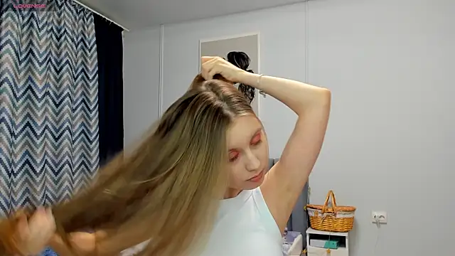 Snapshot of Peggy_Beauty chatting on 01-25-25, 02:58 Peggy Beauty online show from 01-25-25, 02:58