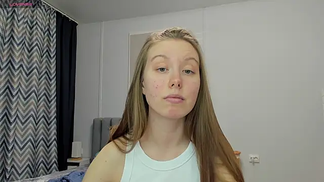 Snapshot of Peggy_Beauty chatting on 02-22-25, 08:20 Peggy Beauty online show from 02-22-25, 08:20