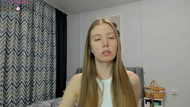 Snapshot of Peggy_Beauty chatting on 03-07-25, 01:31 Peggy Beauty online show from 03-07-25, 01:31