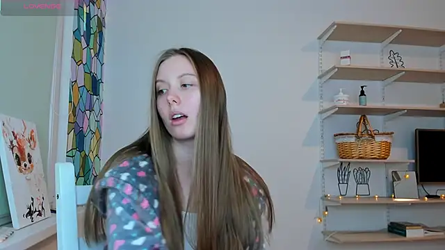 Snapshot of Peggy_Beauty chatting on 09-28-25, 04:01 Peggy Beauty online show from 09-28-25, 04:01