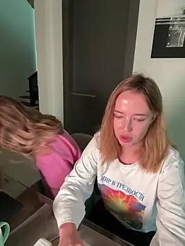 Nura n Sarah online show from 12-14-24, 08:13