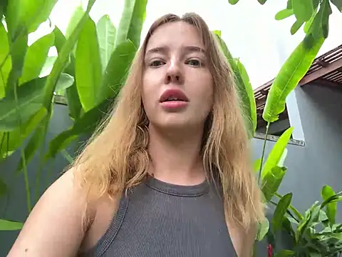 Nura n Sarah online show from 02-24-25, 09:43