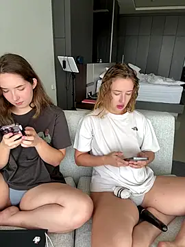 Nura n Sarah online show from 10-22-25, 03:29