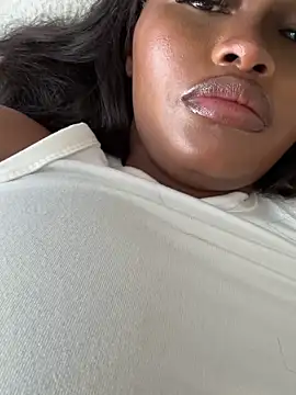 Snapshot of Neelo-Smith chatting on 02-08-25, 11:44 Neelo-Smith online show from 02-08-25, 11:44