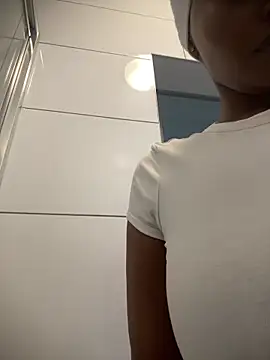 Snapshot of Neelo-Smith chatting on 09-27-25, 01:27 Neelo-Smith online show from 09-27-25, 01:27