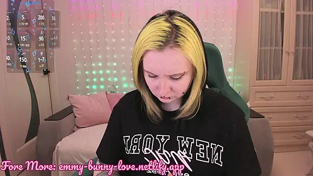 EmmyBunny online show from 02-05-26, 02:22