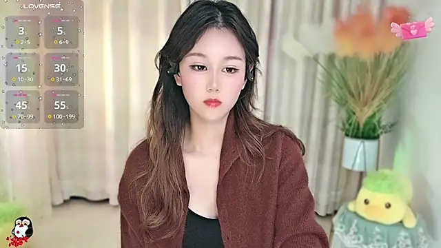 Snapshot of Aimee-520 chatting on 10-15-25, 12:00 Aimee-520 online show from 10-15-25, 12:00