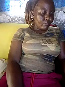 Snapshot of amelinaqueen chatting on 04-14-26, 01:06 amelinaqueen online show from 04-14-26, 01:06