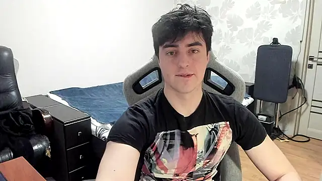 Snapshot of Knuckles17 chatting on 02-10-26, 01:04 Knuckles17 online show from 02-10-26, 01:04