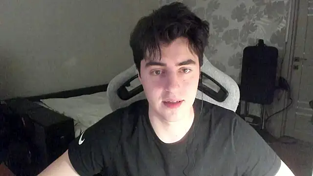 Snapshot of Knuckles17 chatting on 02-11-26, 01:27 Knuckles17 online show from 02-11-26, 01:27